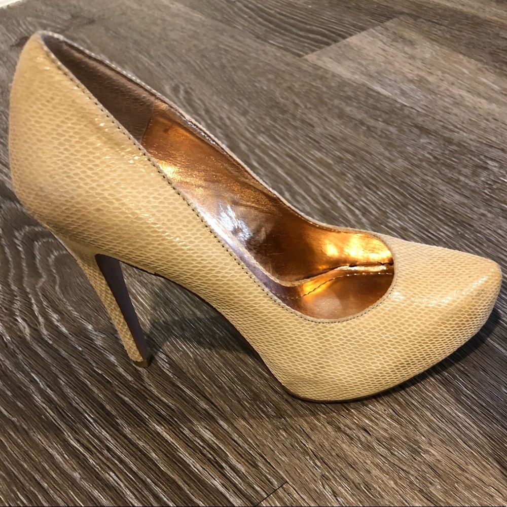BCBG Nude Platform Heels. 6.5